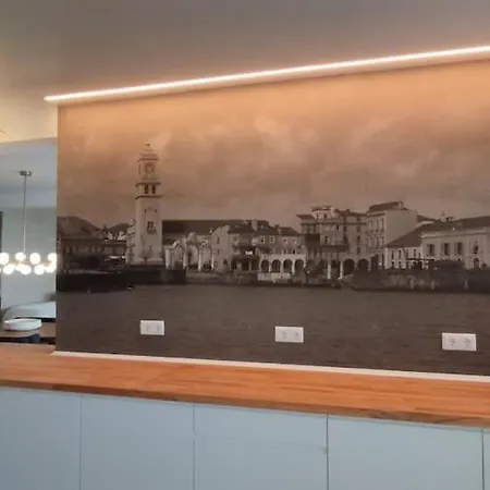 Elegant Marina Apartment *